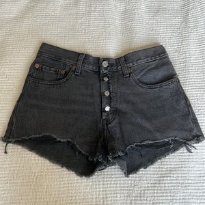 Levi shorts - Sz 26